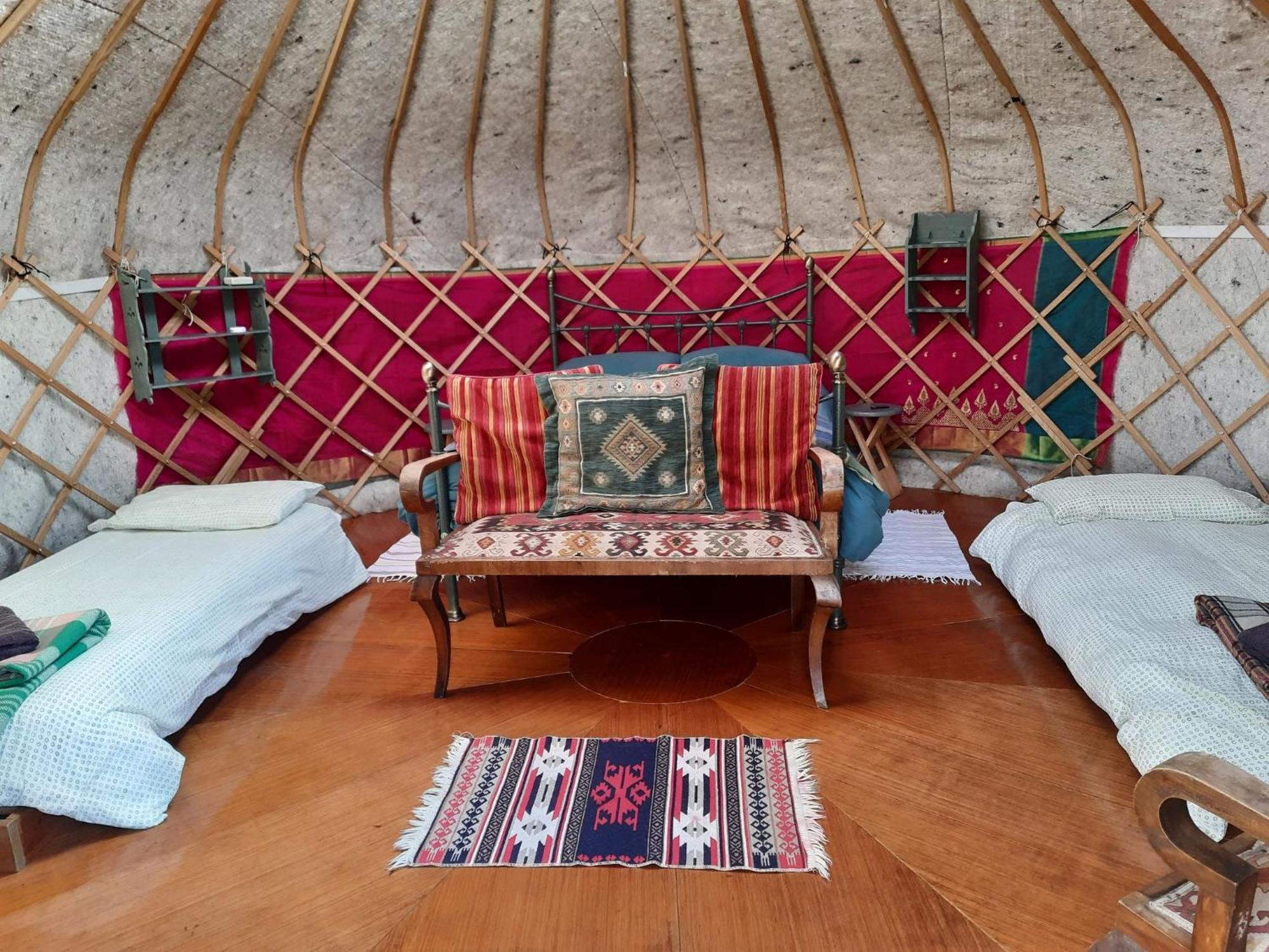 Hotel Ceridwen Glamping, double decker bus&Yurts Llandysul Exterior foto