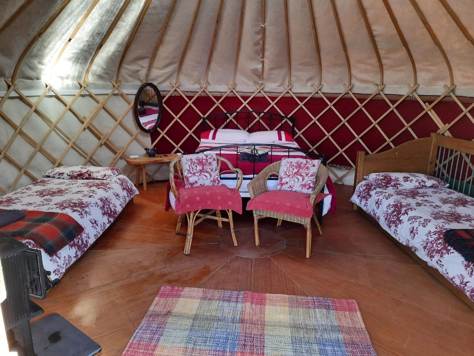Hotel Ceridwen Glamping, double decker bus&Yurts Llandysul Exterior foto