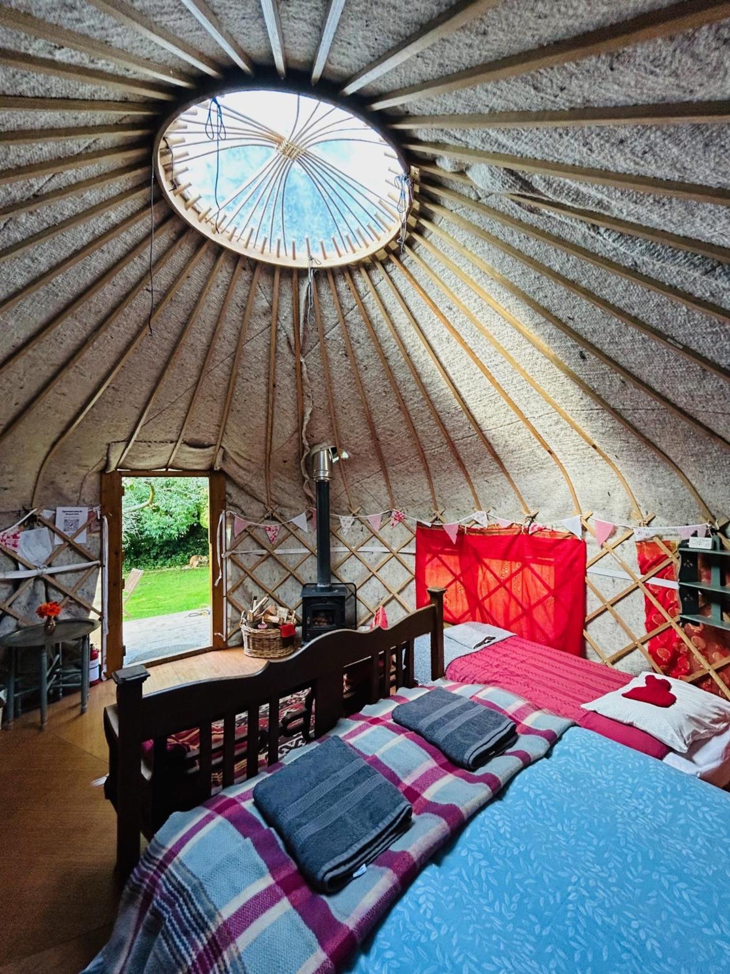 Hotel Ceridwen Glamping, double decker bus&Yurts Llandysul Exterior foto