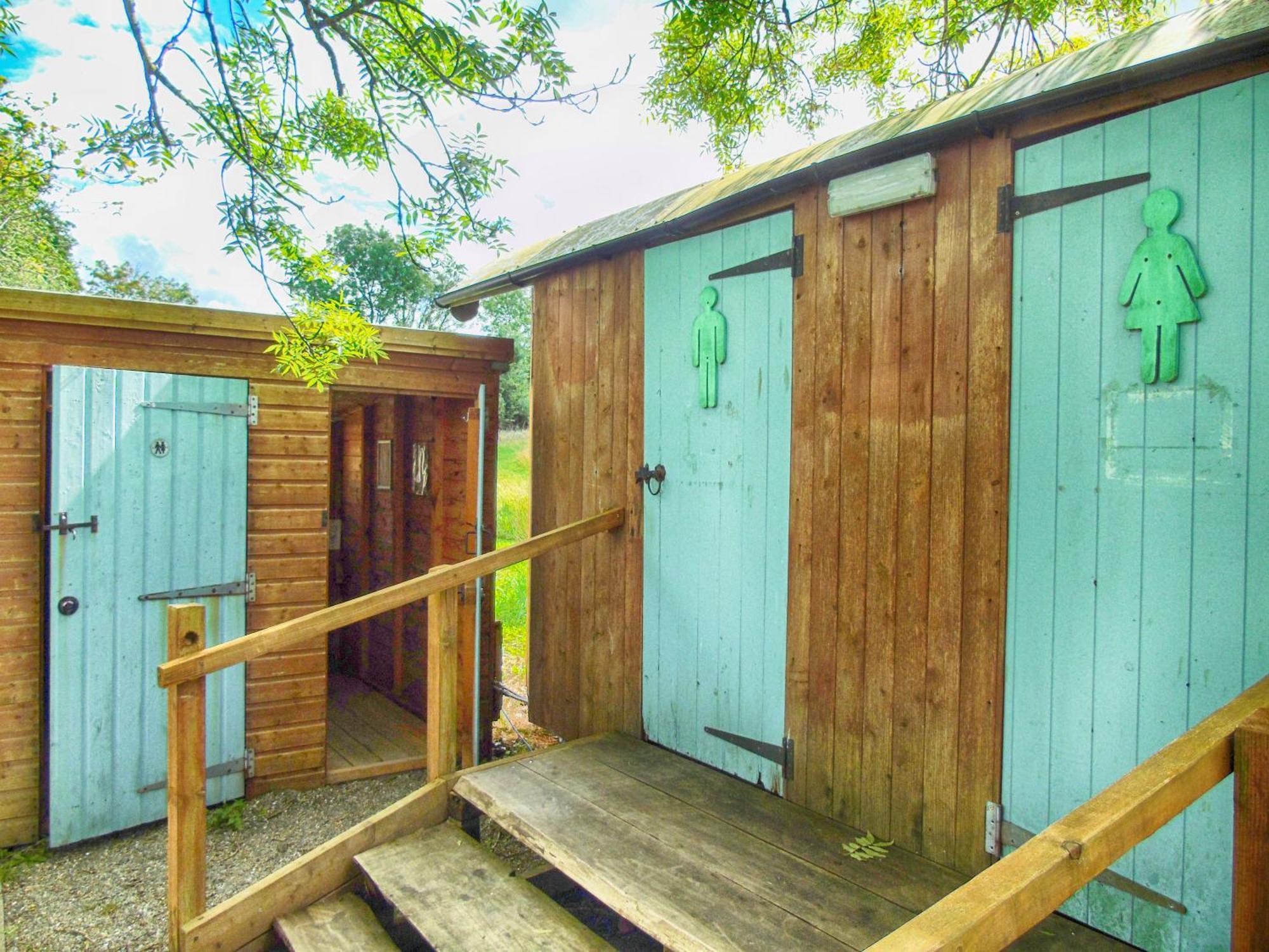 Hotel Ceridwen Glamping, double decker bus&Yurts Llandysul Exterior foto