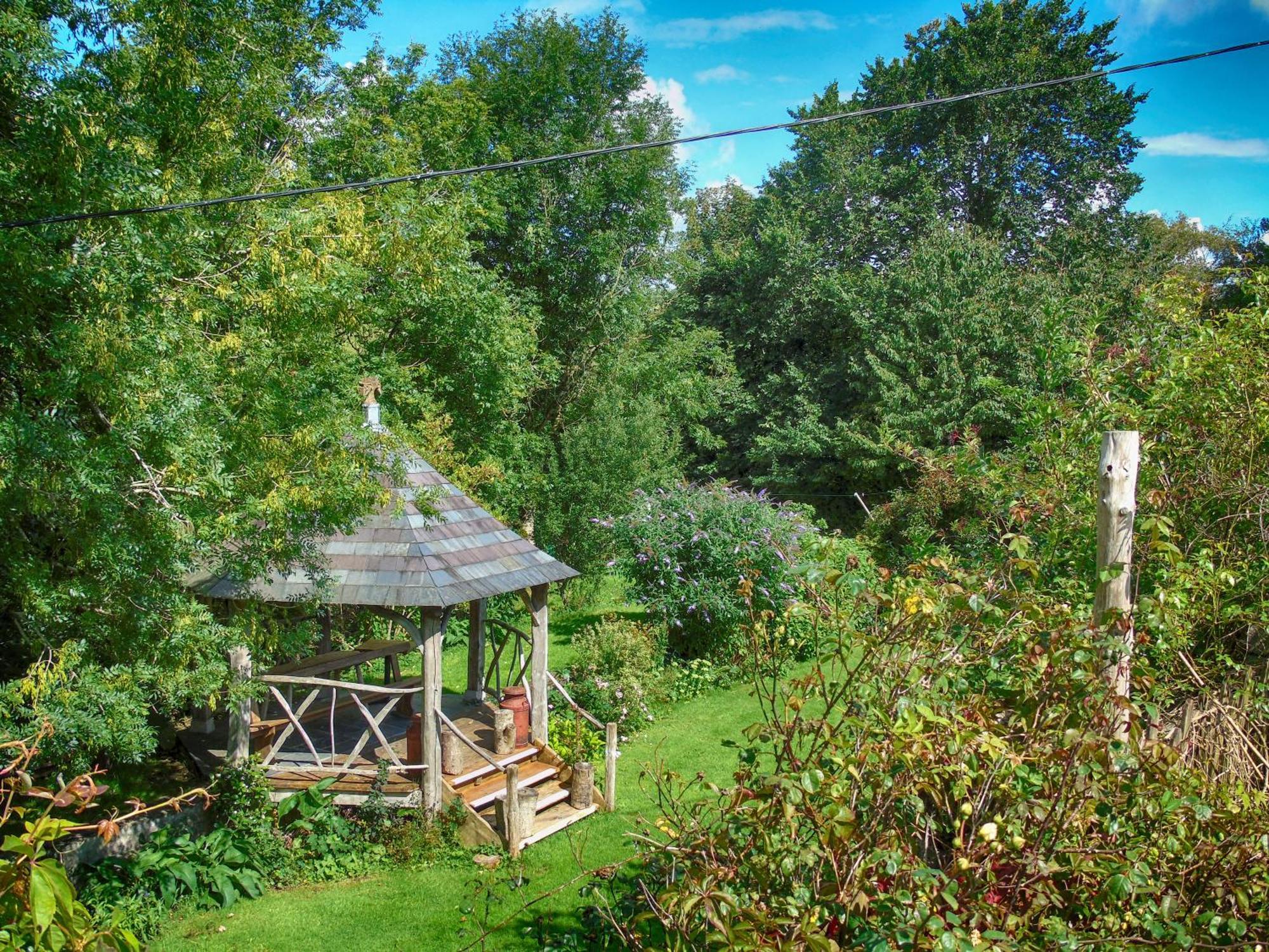 Hotel Ceridwen Glamping, double decker bus&Yurts Llandysul Exterior foto
